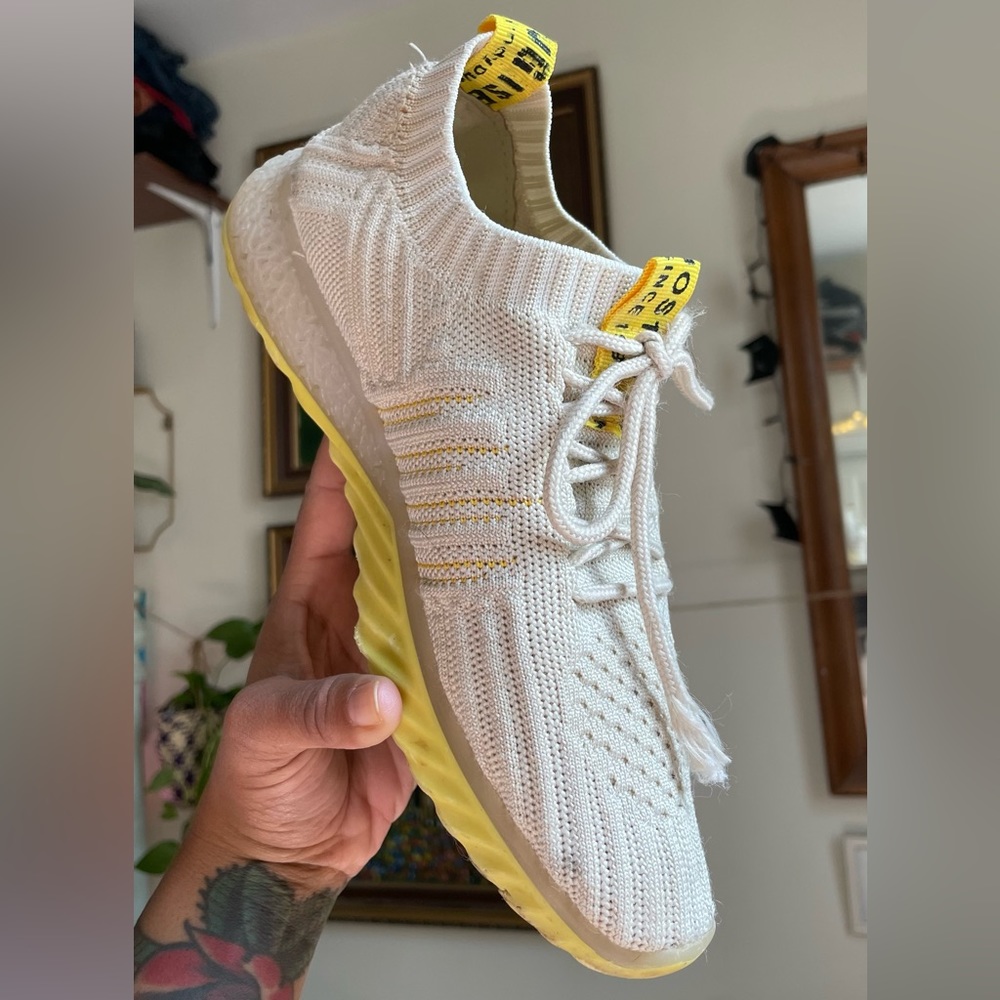 Women’s yellow & cream knitted athletic shoes Size 9.5